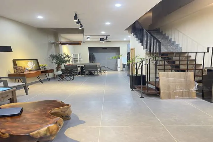Bán Nhà Ngọc Thuỵ Long Biên 40M Ôtô Thang Máy-Nhỉnh 9 Tỷ( Tl)