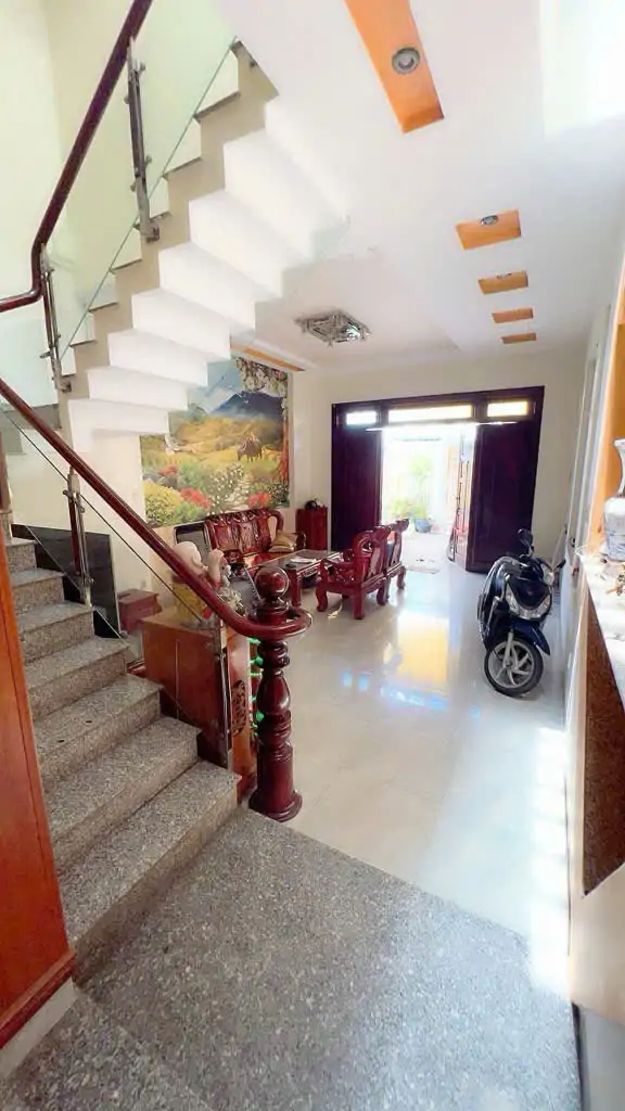 Nhà Rộng Rãi, Yên Tĩnh 110m2 - 14 Tỷ - Vị Trí Đắc Địa