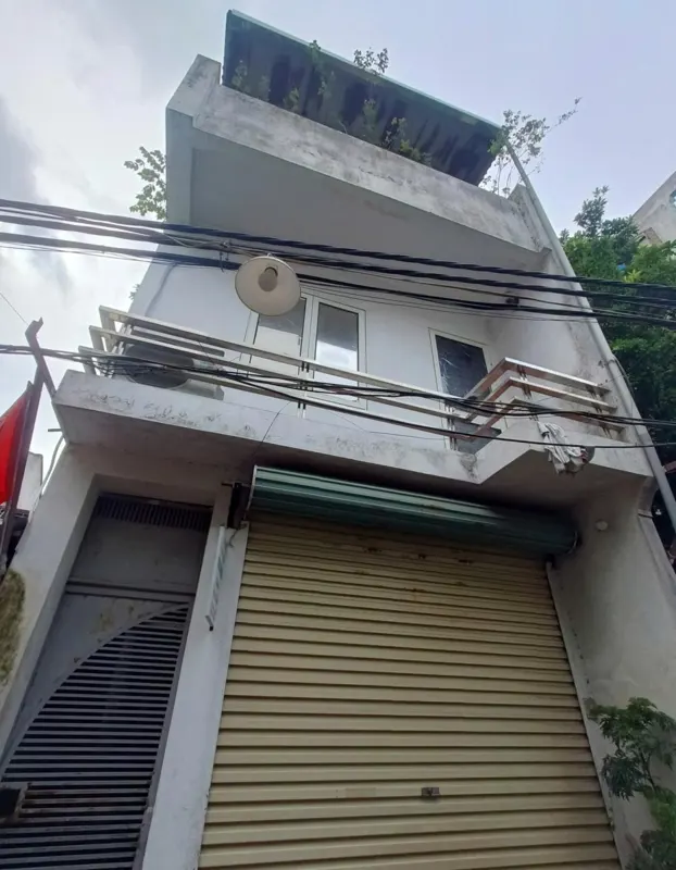 Bán đất + nhà 3 tầng Tây Hồ - Lạc Long Quân, 50m2, mặt tiền 4.1m - Giá 13 tỷ