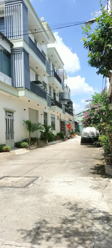 Nhà 1 Trệt 2 Lầu Thạnh Xuân 25 - Giá 5.2 Tỷ - Hẻm Ô Tô