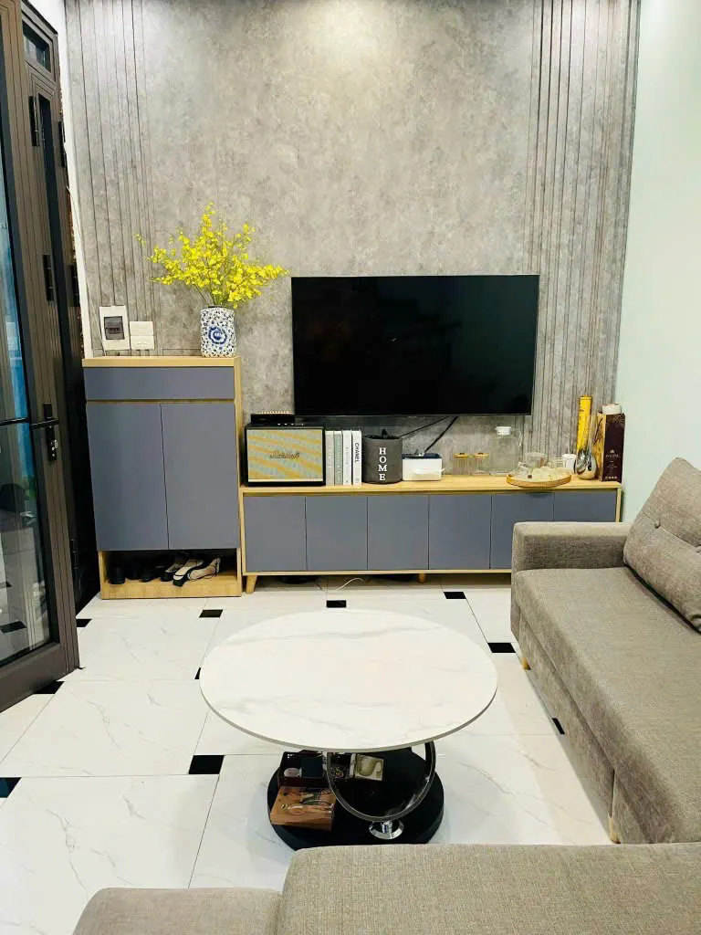 Bán nhà Nguyễn Khang, Cầu Giấy - 36m2, 5 tầng, Giá 6.95 tỷ - Vị trí đẹp, Gần phố