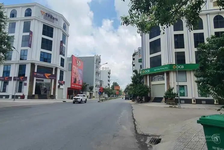 Bán Khách Sạn Giá Rẻ 250M2 (10X25) 5 Tầng Trung Tâm Hành Chính Dĩ An - Tp Hồ Chí Minh - ảnh 1