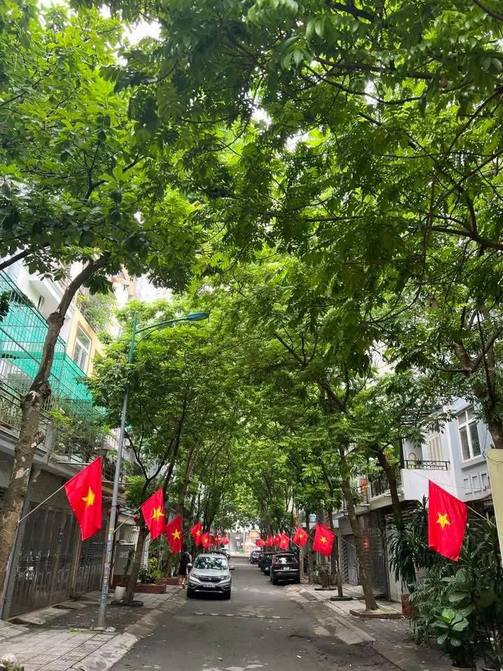 Bán Nhà Liền Kề Xa La Cao Cấp: Vị Trí Vàng, Hồ Koi, Bể Sục, Phòng Xông Hơi
