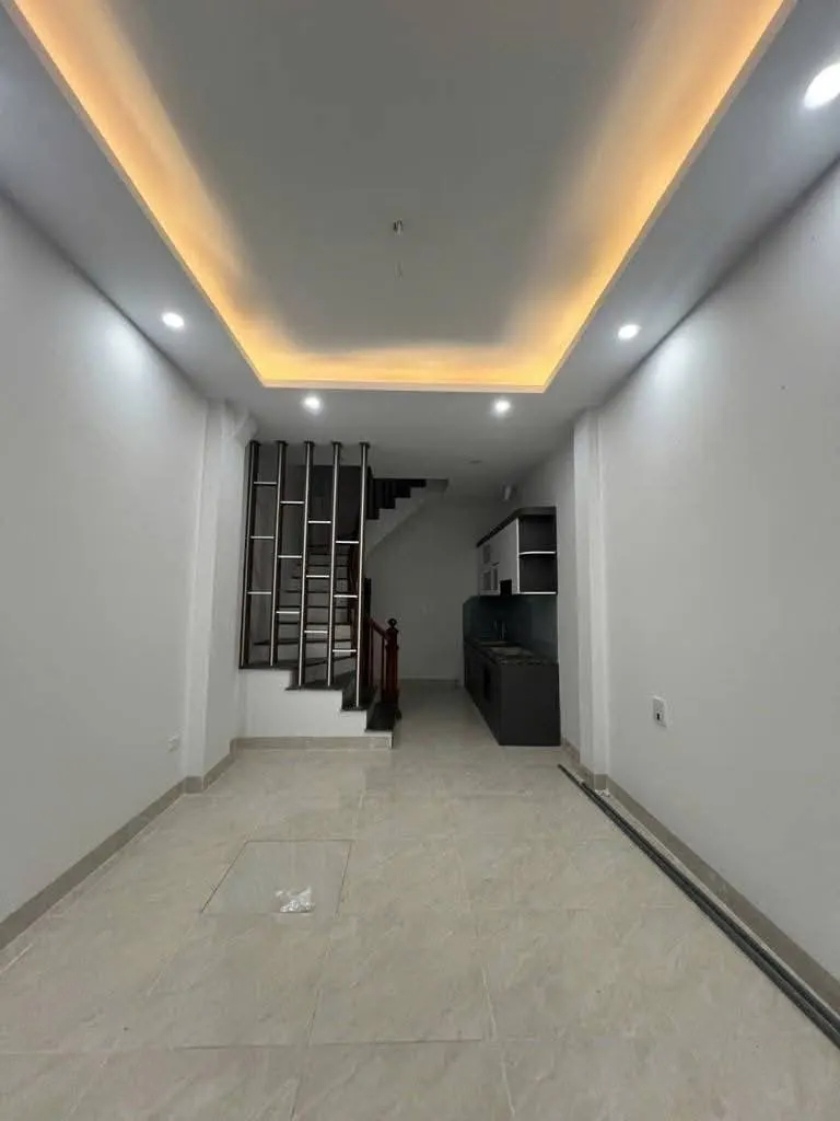 Nhà Kim Chung 31m² 5 Tầng, 10m Ô Tô, Giá 4.7 Tỷ - Vị Trí Đắc Địa