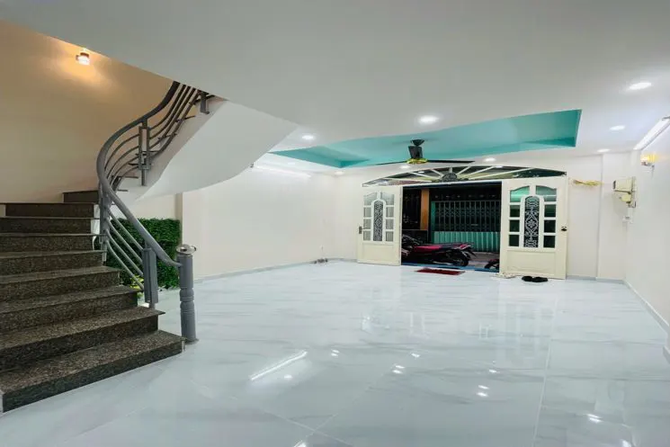 Nhà Đẹp Lạc Long Quân Nhỉnh 4 Tỷ