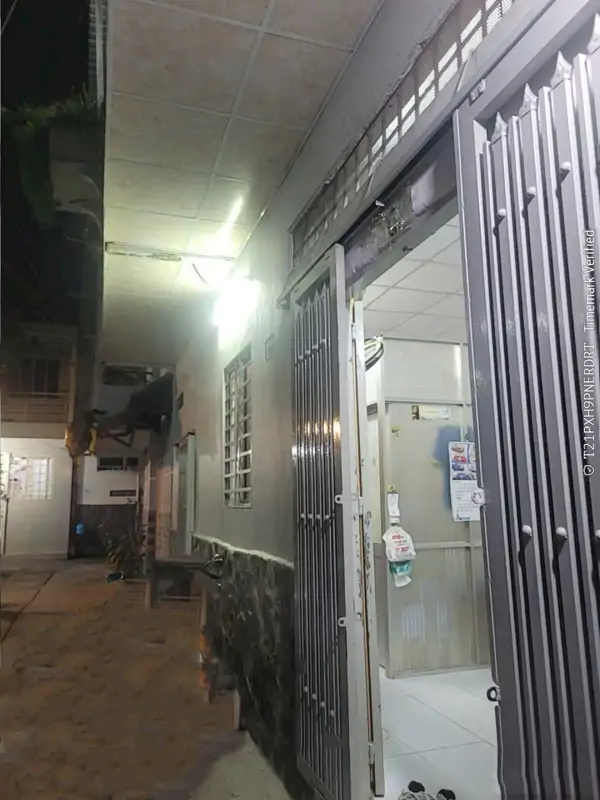 🏡 Nhà Vuông 2 Tầng HXH Lạc Long Quân, Q11 - Giảm 200 Triệu