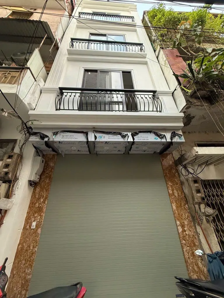 Nhà Mới 6 Tầng, Thang Máy - Lạc Long Quân - Giá 12.5 tỷ