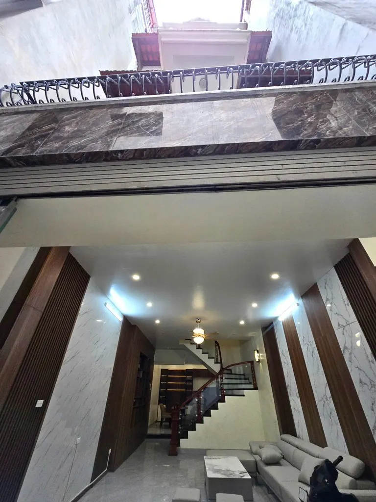 Bán nhà riêng Cầu Giấy 68m2, 4 tầng, Giá 12.9 tỷ