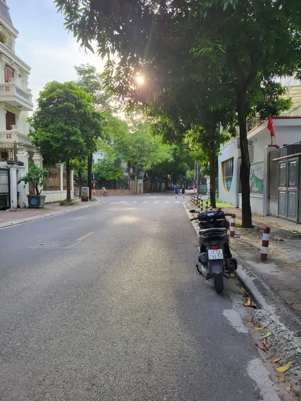 Bán Biệt Thự Mặt Phố Thọ Tháp, Cầu Giấy - 200m2, Full Nội Thất, Giá Tốt - ảnh 1