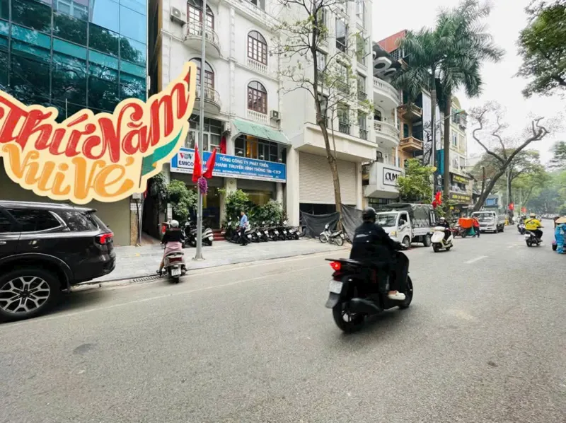 Vip Siêu Vip Phố Thi Sách - 2 Bà Trưng - Cận Kề Hoàn Kiếm -  Hiếm Nhà Bán - Giá Bất Chấp - Kinh