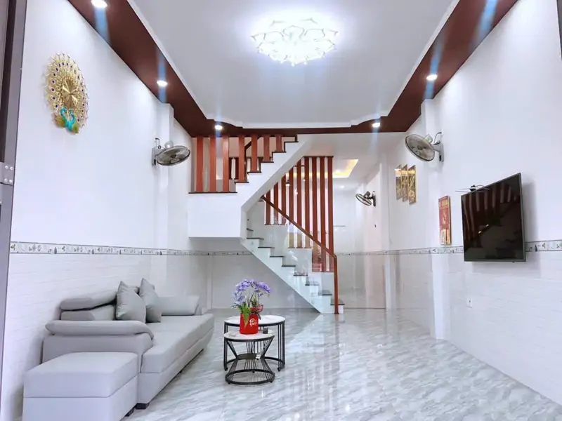 Nhà Mới Thơm Mùi Sơn Tái Định Cư Đất Lành Tuyến Đường Mát Nhất Cách Phong Châu Chỉ 15M - ảnh 1