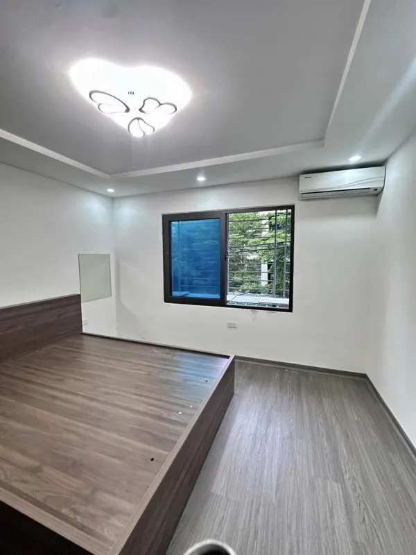 Bán Căn Hộ Tập Thể Thanh Xuân Nam - 3PN, Lô Góc, Ngõ Ô Tô - Giá 3.82 tỷ