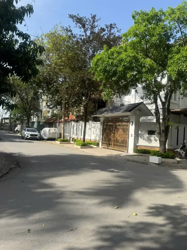 Bán Biệt Thự Linh Đàm Hoàng Mai 250m2, 4 Tầng, Mặt Tiền Rộng 12m - Giá 54 Tỷ