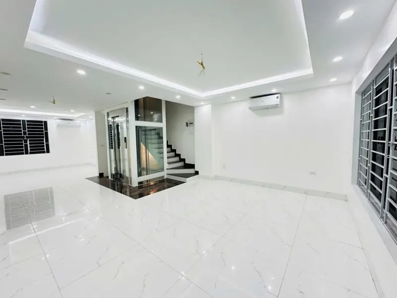Nhà Mặt Phố Hoàng Quốc Việt 84M2, 7 Tầng, Kinh Doanh Đỉnh, Giá 26 Tỷ