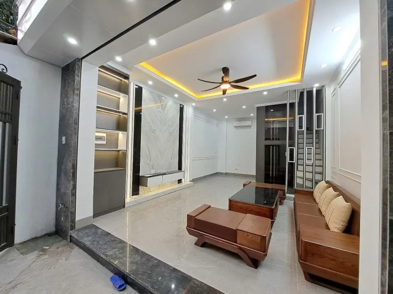 Nhà Mới Full Nội Thất Ô Tô Đỗ Cổng Thạch Bàn 42M2 X 6 Tầng X 9.5 Tỷ Long Biên