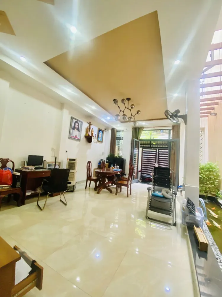 Nhà Đẹp Chính Chủ 8.5Tỷ Tl, 72M², Ngang Hơn 5M – Cực Hiếm Khu Cmt8, Tân Bình. Gần Q10-Q3