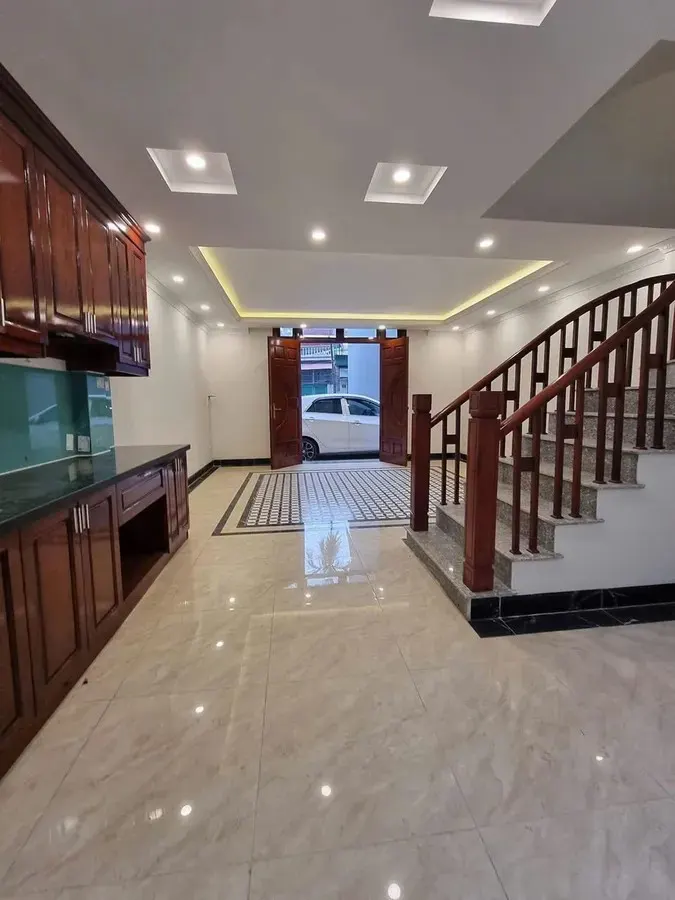 Nhà Đẹp Ô Tô Đỗ Cửa Thạch Bàn 42 M2 X 6 Tầng 8.66 Tỷ Long Biên