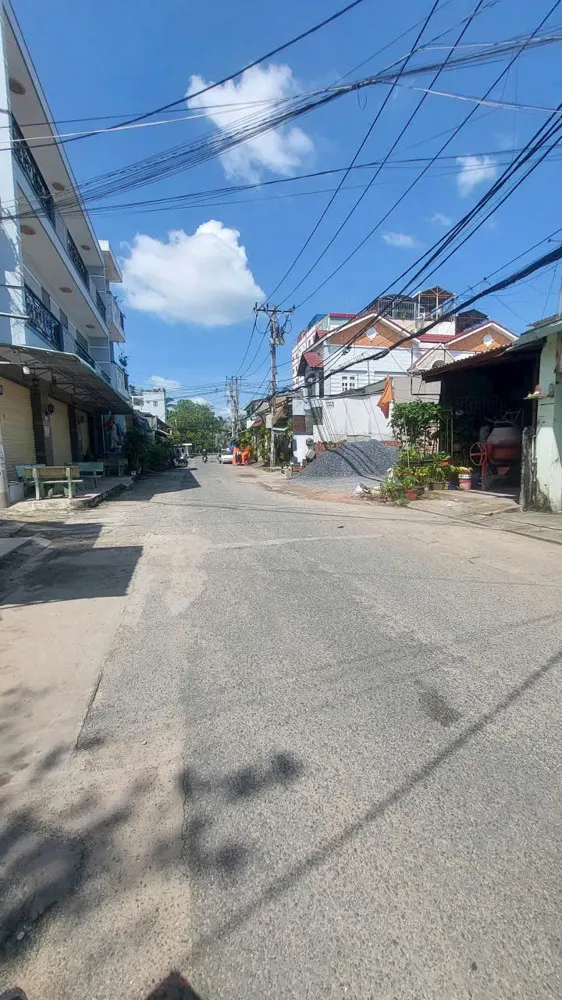 Lô Đất Vàng (5X30) Nguyễn Văn Quá Kế Bên Nhà Hàng Đông Phương – Đường 10M