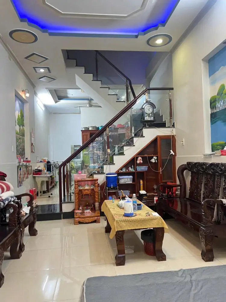 Bán Nhà 2 Tầng Dĩ An,Shr Đường Nhựa 2 Ô Tô Tránh,Gần Chợ,Giá Rẻ - ảnh 1