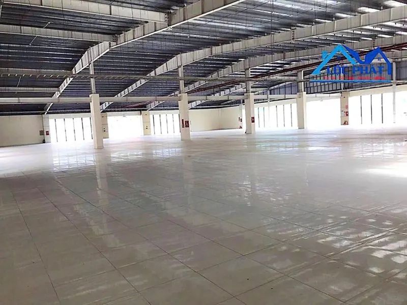 Cho Thuê Showroom 2200M2 Tp Biên Hòa, Đồng Nai Giá 250T