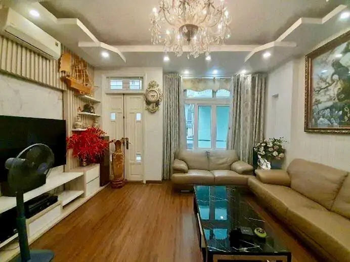 Cần Bán Nhà Đẹp Gara Ô Tô Tránh Kinh Doanh Đỉnh- 16,9 Tỷ, Mặt Tiền 5M - Trung Tâm Quận Đống Đa