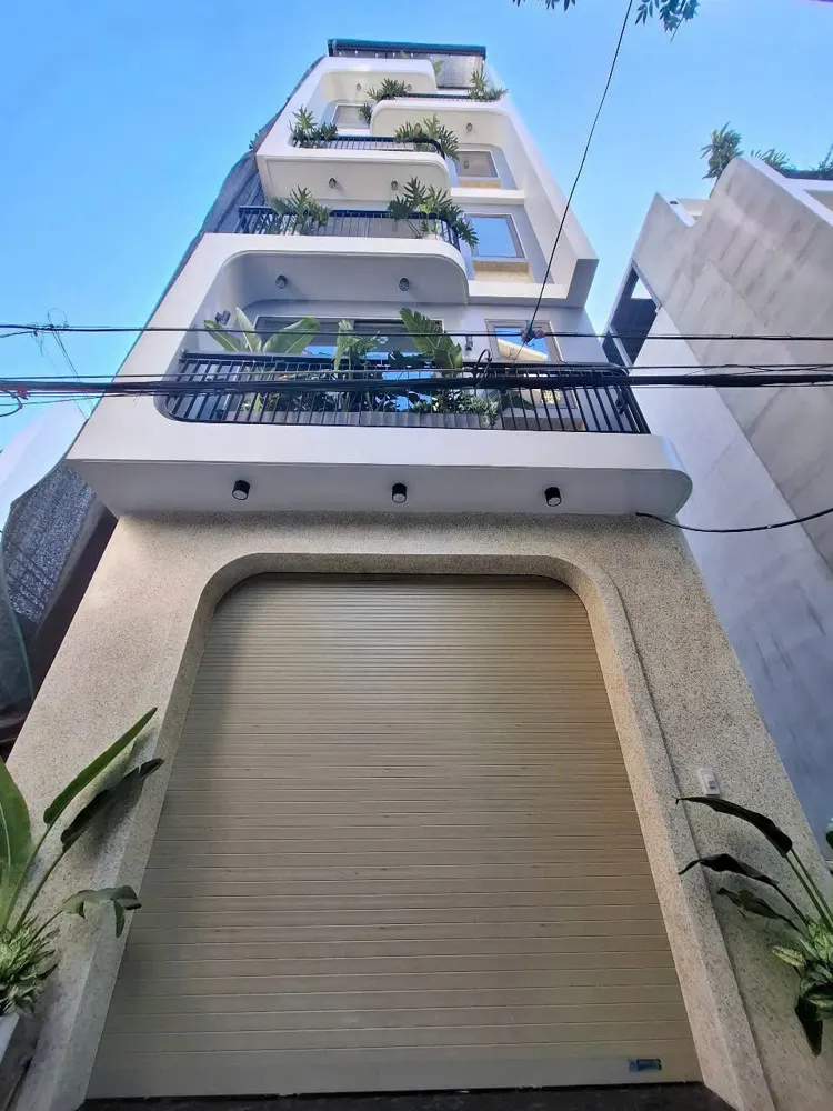 Bán Nhà Mới Full Nội Thất Ô Tô Đỗ Cửa Vũ Đình Tụng 30 M2 6 Tầng 8.3 Tỷ Long Biên- Hà Nội