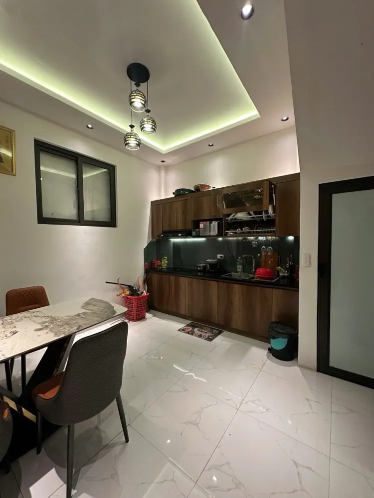 Bán Nhà Nguyễn Văn Cừ Long Biên,Oto,Ngõ Thông,Lô Góc,Dân Xây,Sát Phố,35M