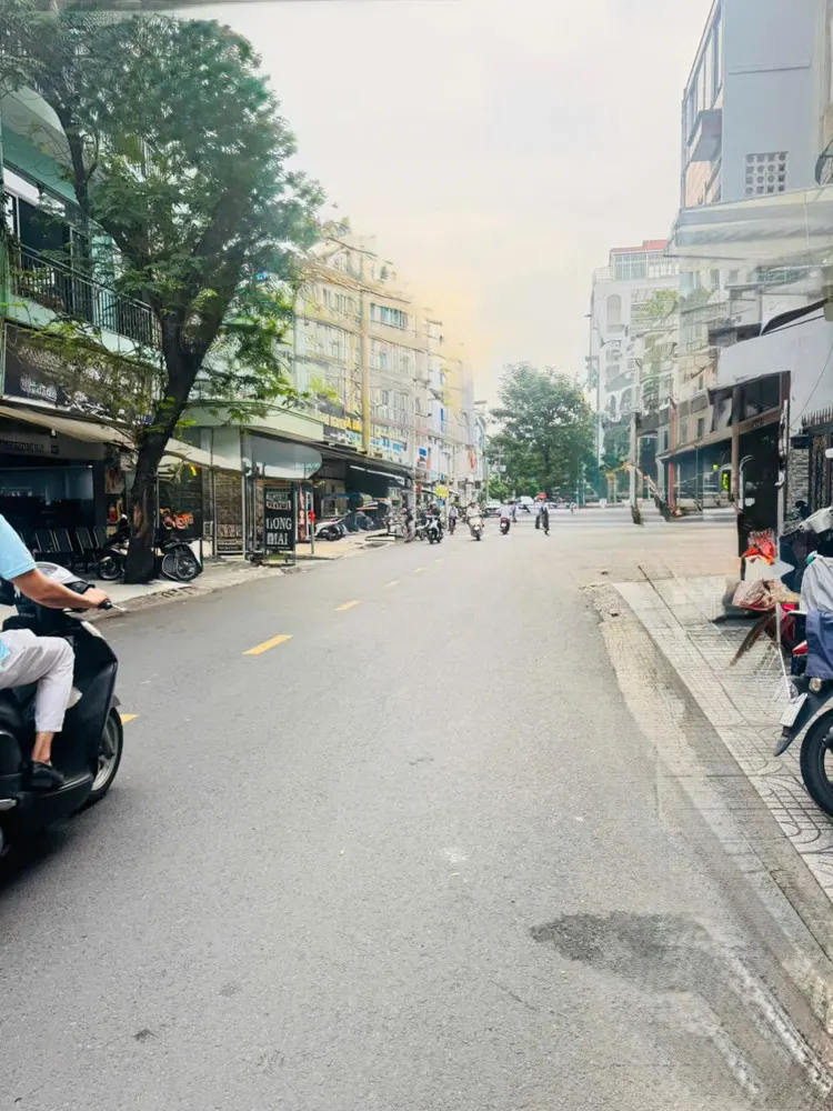 Nhà Đẹp Trung Tâm Q10 – Hòa Hảo – Nguyễn Tri Phương – 5 Tầng – Giá 8.6 Tỷ.