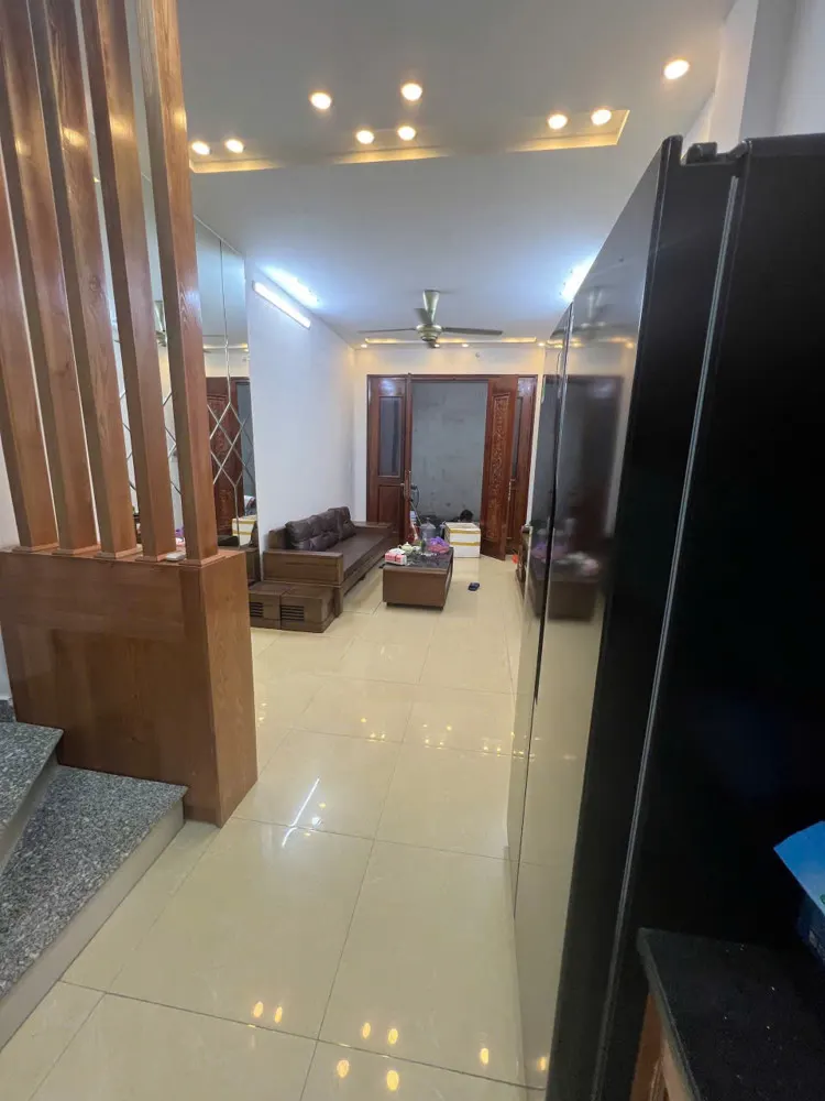 Bán Nhà Ngọc Lâm 33M² – 4 Tầng – Ô Tô Đỗ Cửa – Giá 8.45 Tỷ