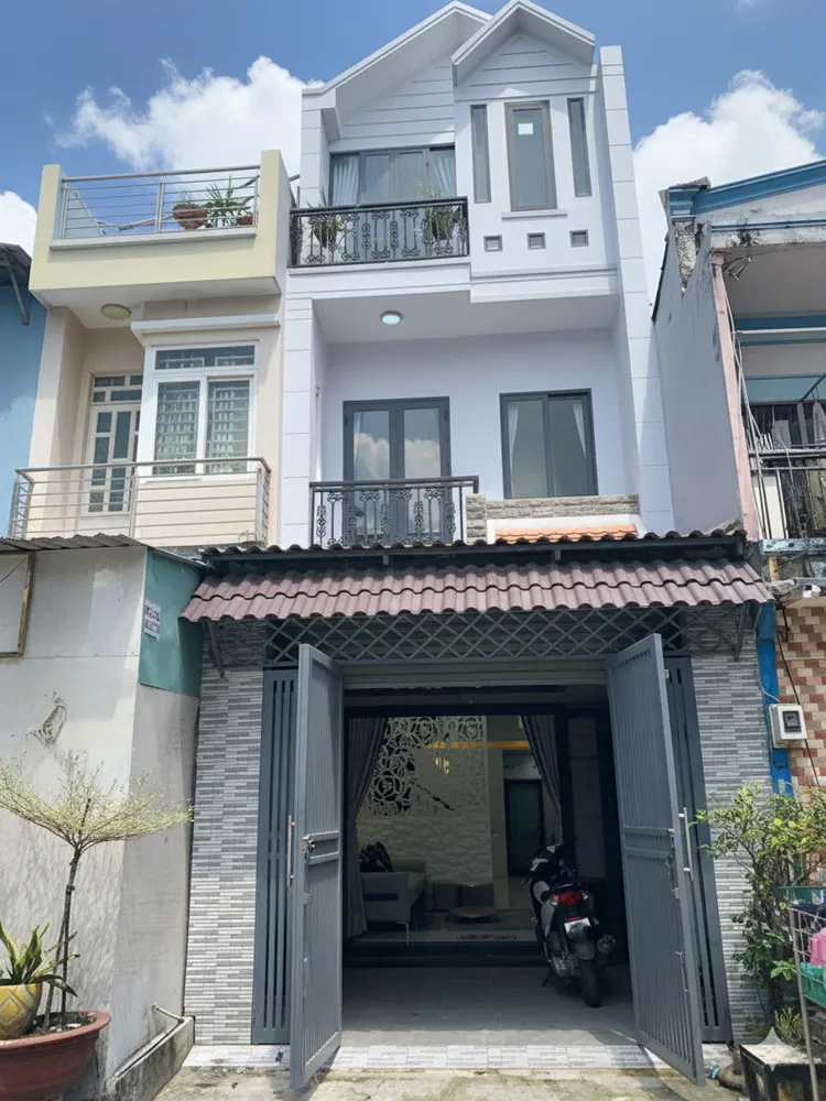 L1555 ⭐ Sát Cv Làng Hoa Gò Vấp, Shr, Vuông, Hxh, 4 Tầng, 4X14m, 5.X Tỷ