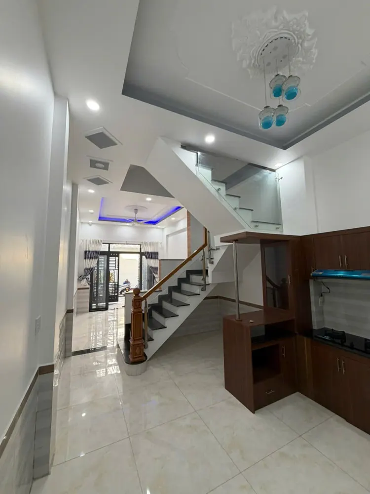 Bán Nhà 3 Tầng P.trấn Biên,Shr Hoàn Công,Đường 2 Xe Hơi,Kế Bên Chợ Bửu Long