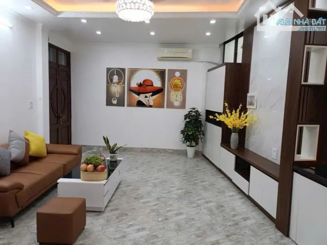 Bán Nhà Bồ Đề. 35M X 5 Tầng. Ô Tô Đỗ Gần Nhà, Nhiều Tiện Ích. Chỉ Có 1 Căn Duy Nhất. Nhỉnh 7 Tỷ Có