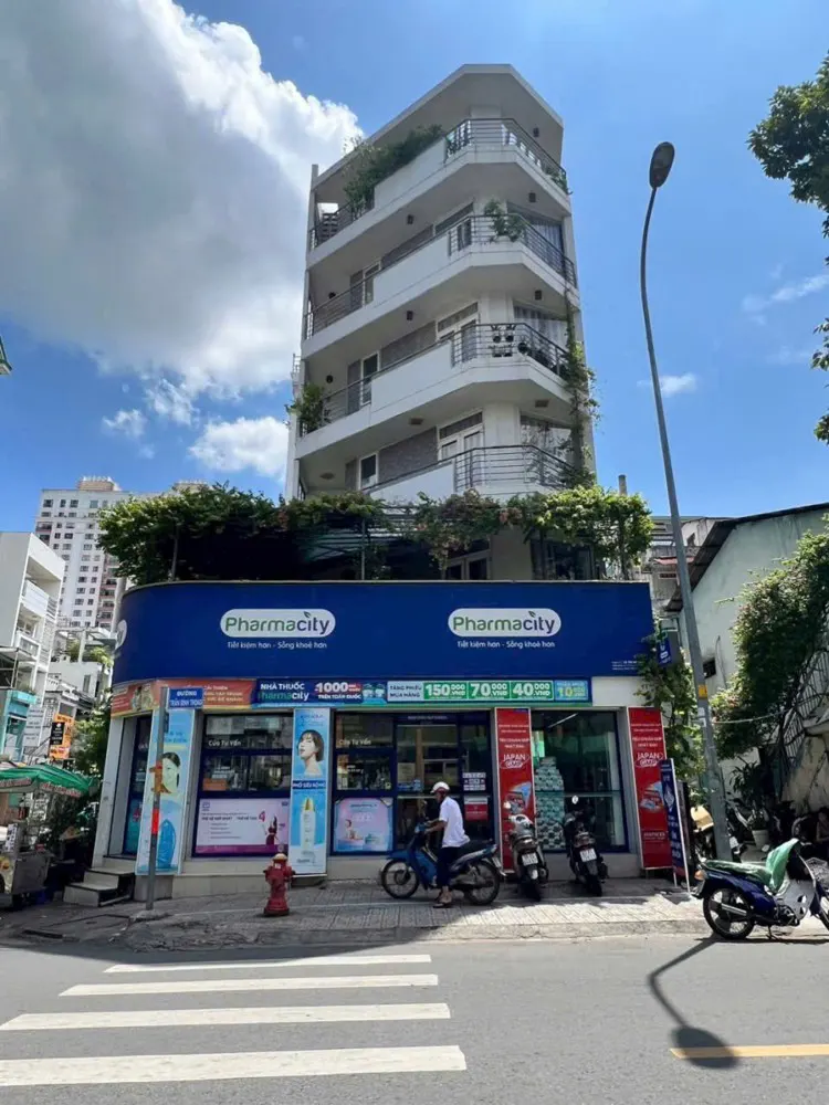 Mt Kinh Doanh Tô Hiến Thành Q10, Dt: 65M2, Gpxd: T+5l, Giá 21.6  Tỷ