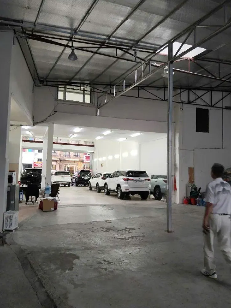 900–1.000M² – Mặt Phố Nguyễn Văn Cừ – Mt 8.5M – 1 Tầng – Giá 220 Tỷ