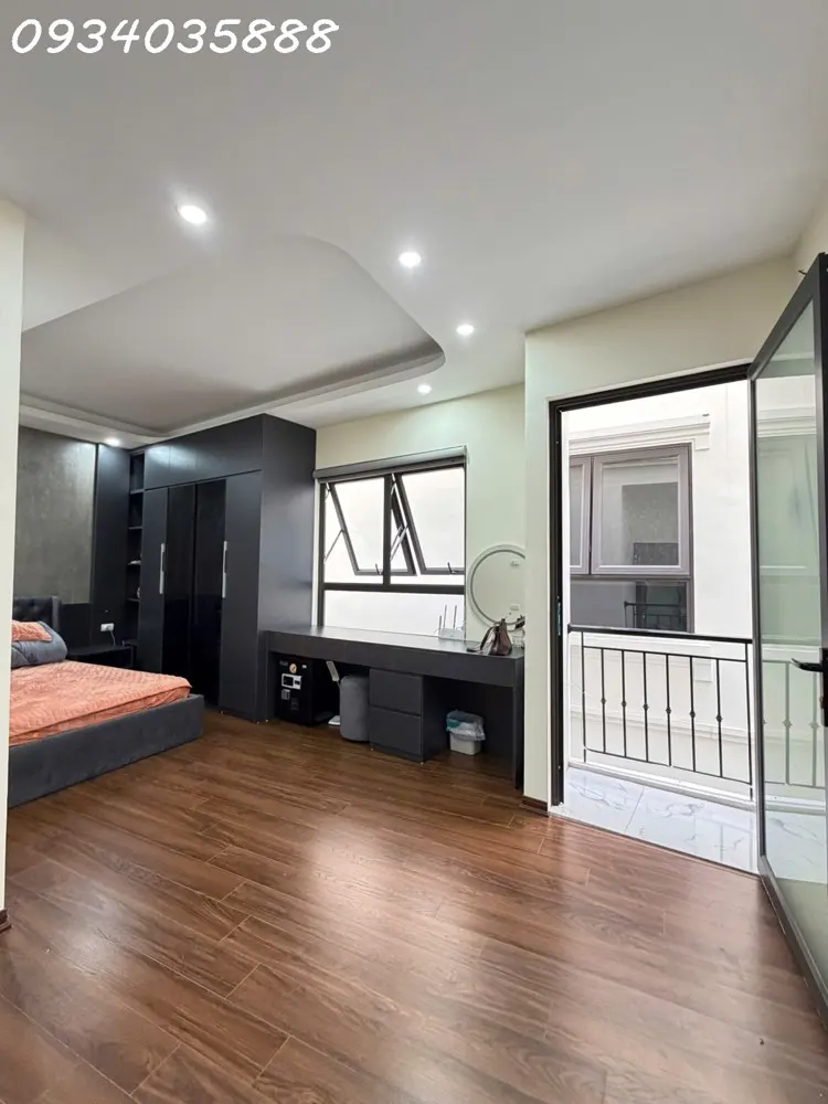 Bán Nhà Bồ Đề – 35M² – 6 Tầng Thang Máy – 10.45 Tỷ – Long Biên