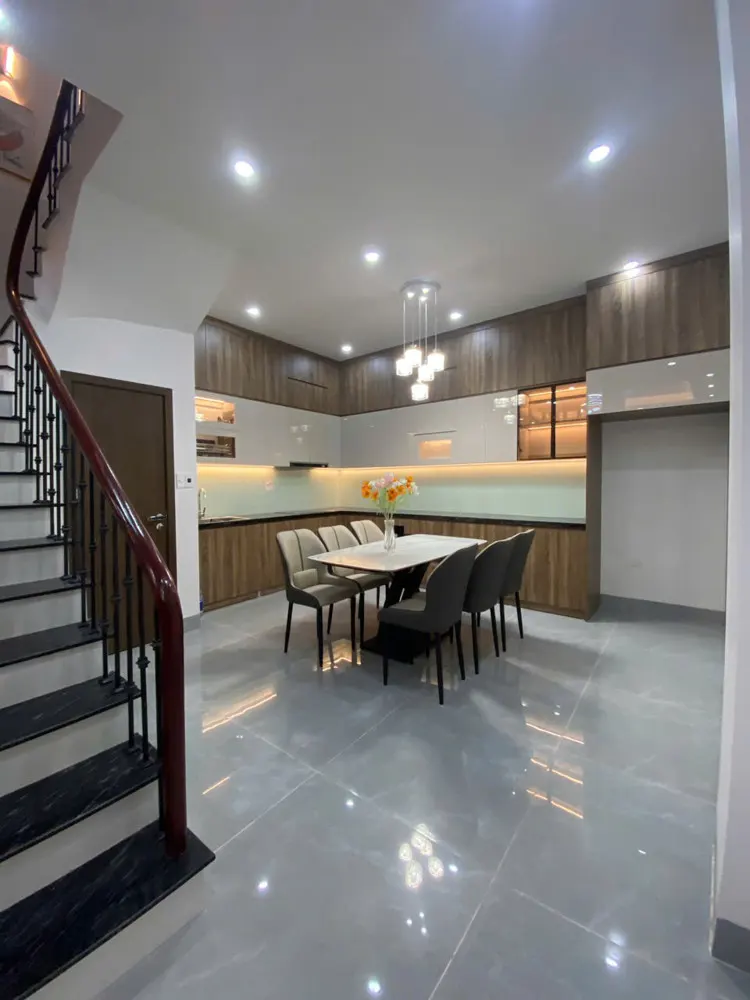 Bán Nhà Ngọc Lâm – 50M² · 4 Tầng · 5 Ngủ – Full Nội Thất