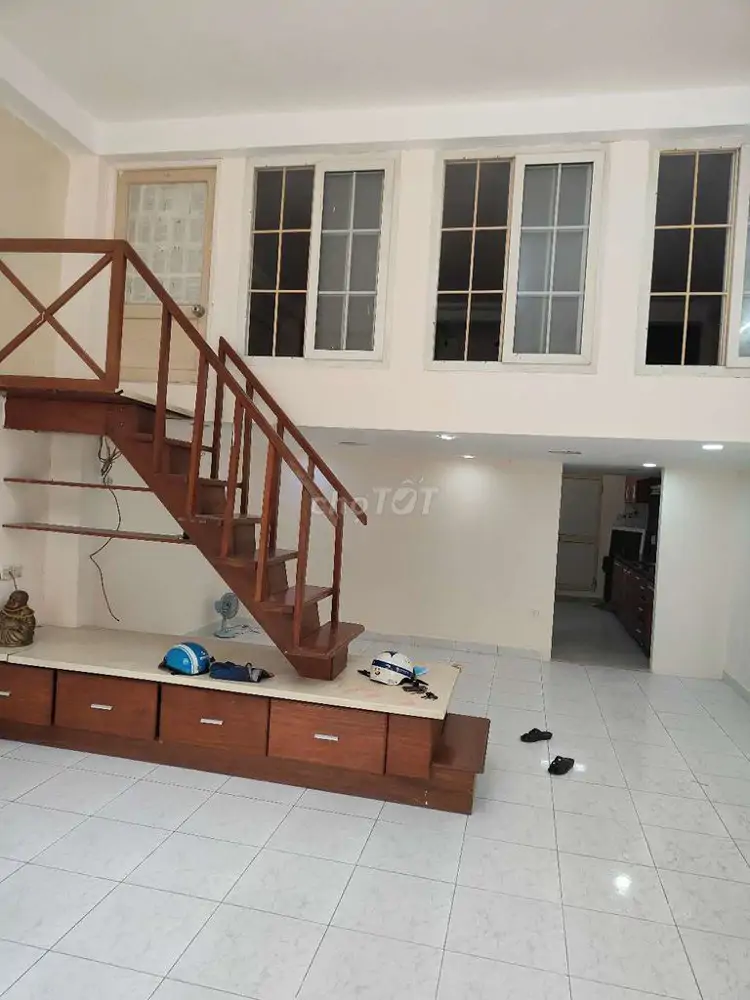 Cho Thuê Nguyên Căn Lầu 1 Mặt Tiền Đường Nghĩa Thục – Phường 5, Quận 5, Tp. Hcm