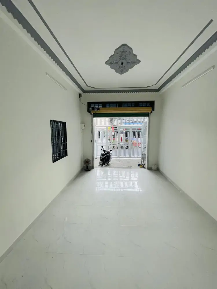 Giảm Sốc 800 Triệu! Nhà Mặt Tiền Dĩ An Chỉ 8,2 Tỷ