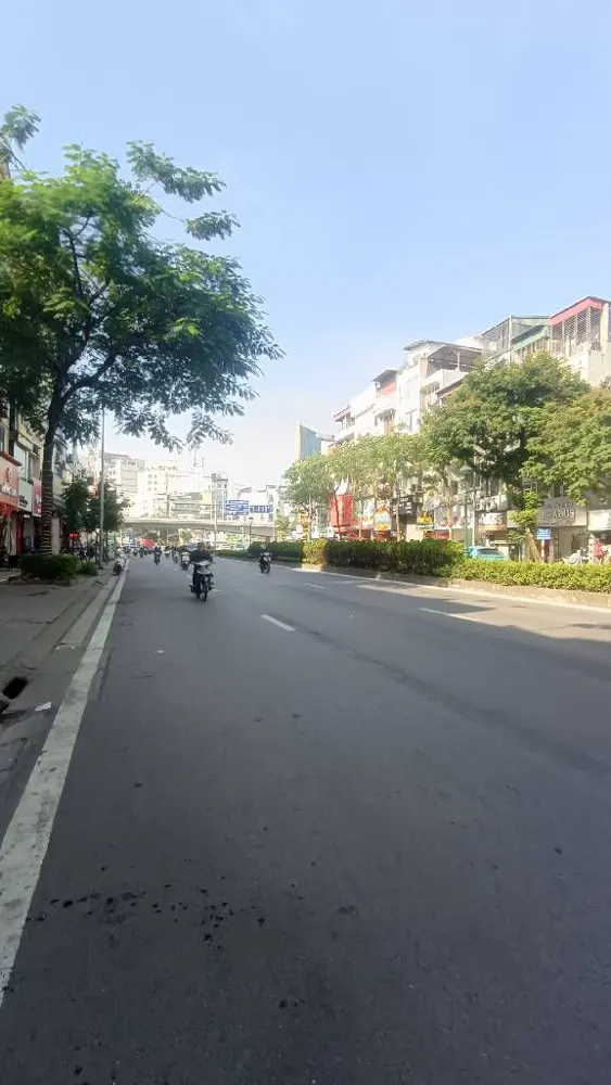 Nhà Đẹp Đón Tết 2026 - Nhà 7 Tầng Thang Máy, Nguyễn Văn Cừ, Ôtô Tránh - Kinh Doanh Hơn 17 Tỷ Có Tl