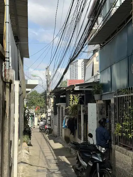 Bán Nhà Cấp 4 Có Gác Lửng Đường Ô Tô Nguyễn Hoành Vĩnh Nguyên - ảnh 1
