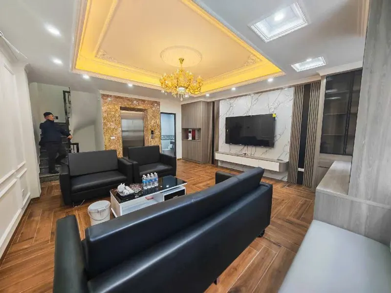 7 Tầng Thang Máy Phạm Văn Đồng, Ô Tô 7 Chỗ, Dòng Tiền Khủng Nhỉnh 18 Tỷ