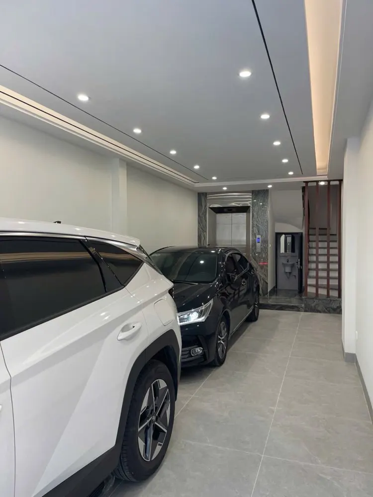 Bán Nhà Ngõ 135 Bồ Đề 58M X 6T Gara Thang Máy Kinh Doanh Nhỏ, Giá Đầu Tư