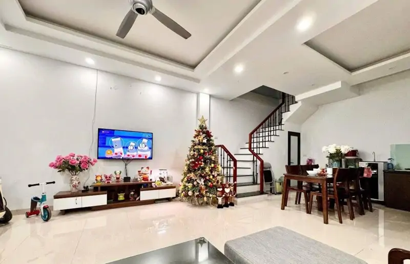 Bán Nhà Dương Văn Bé 42M2. 5 Tầng. Mặt Tiền 5M. Giá 9.5 Tỷ Hai Bà Trưng Hà Nội
