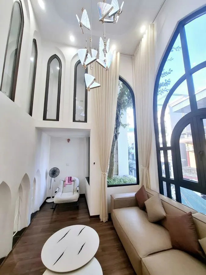 Nhà Đẹp Full Nội Thất Ô Tô Đỗ Cửa Phố Trạm 34M2 X 6 Tầng 10.5 Tỷ Long Biên Hà Nội