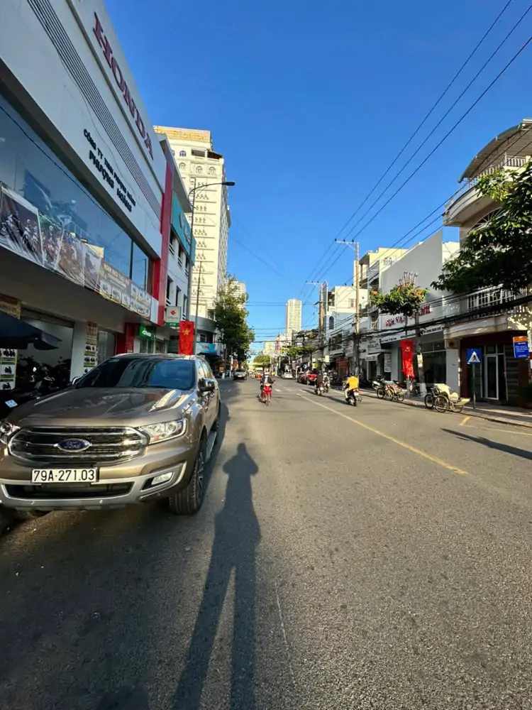 Bán Nhà 6 Tầng Mặt Tiền Đường Yersin Giá 27 Tỷ. Tp Nha Trang Diện Tích : 111,1M2 Mọi Thông Tin Chi - ảnh 1