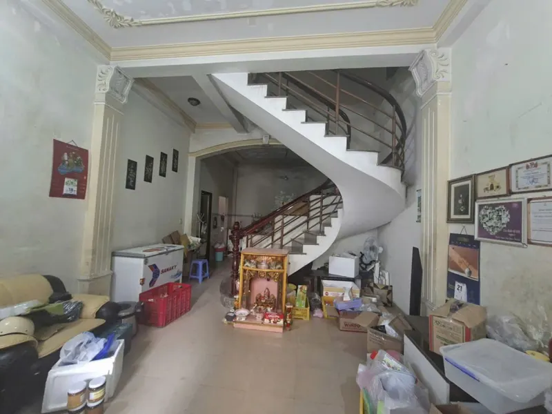 Chuẩn Bị Ra Nước Ngoài Sống Rồi Bán Nhanh Cái Nhà 3 Tầng Âu Cơ - P.10 - Tân Bình