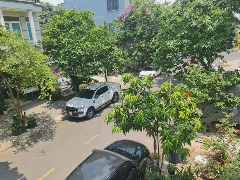 Bán Nhà 4 Tấng Khu Gs Ngay Go Dĩ An,Dòng Tiền Ổn Định 240Tr/năm - ảnh 1