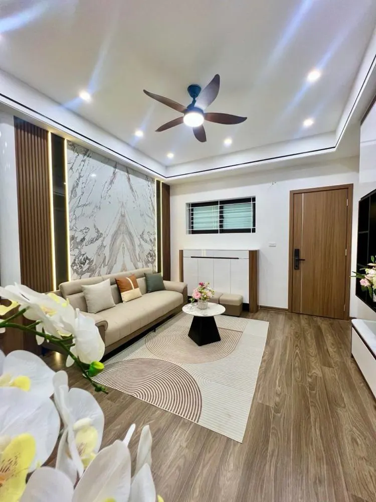 Bán Nhà Cc Ct2 Bắc Linh Đàm, Nguyễn Xiển, Hn, Dt 81/86 M2, Giá Bán 5.99 Tỷ Mô Tả: Nhà Khu Vực Đ