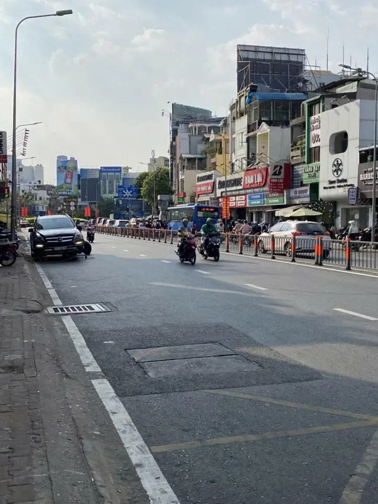 Bán Nhà Mặt Tiền Lý Thái Tổ Gần Lê Hồng Phong, 4,2X20m, Hậu 5M, 4 Tầng Cũ, Chỉ 26,9 Tỷ