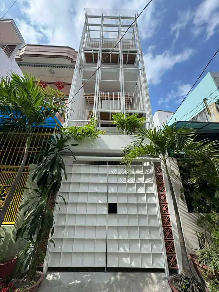 Nhà Mới 3 Tầng Sát Biển 100M – Ô Tô Tận Cửa – Full Nội Thất – 11 Tỷ - ảnh 1